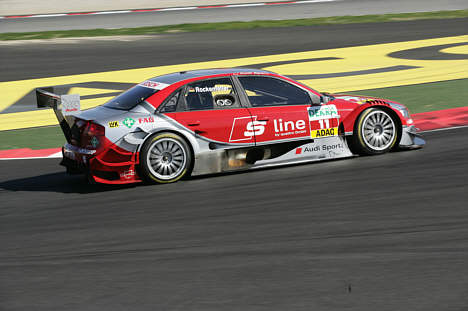 Mike Rockenfeller med S-line og Autobild branding.